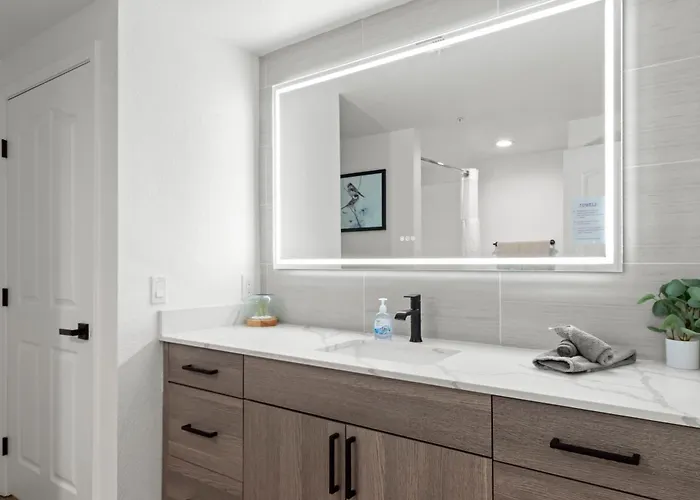 Remodeled 1Br Foodie Haven Near Westin *